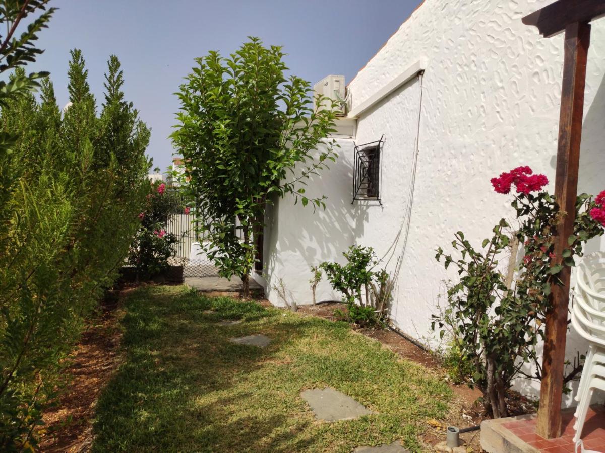 Lovely 2 Bedroom Bungalow With Parking Маспаломас Екстериор снимка