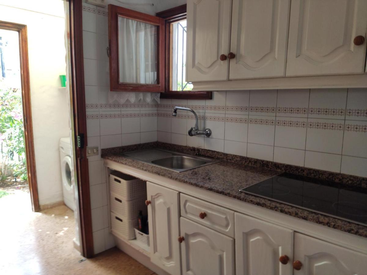 Lovely 2 Bedroom Bungalow With Parking Маспаломас Екстериор снимка
