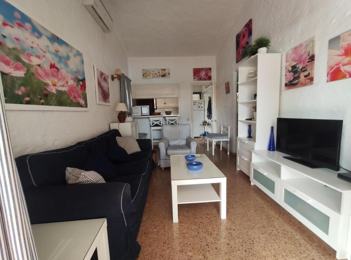Lovely 2 Bedroom Bungalow With Parking Маспаломас Екстериор снимка
